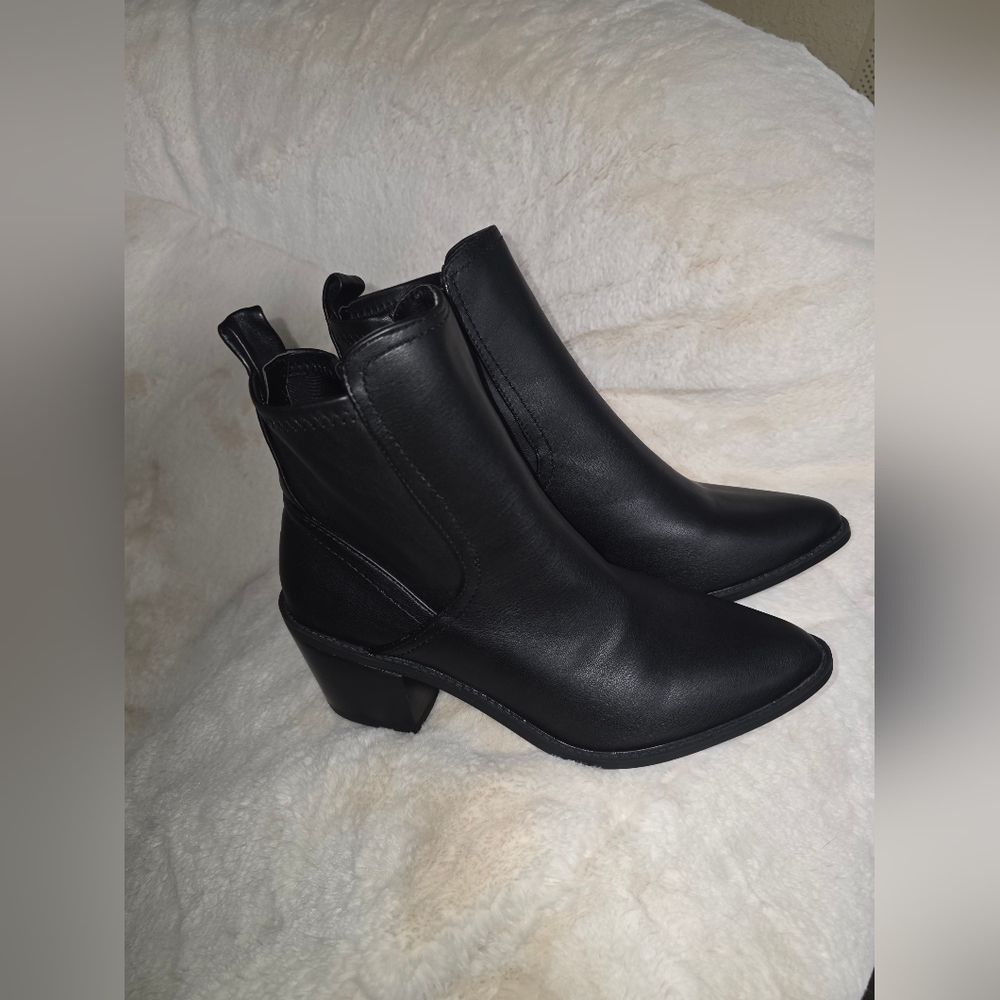 Dolce Vita Oster Western Ankle Boot